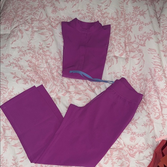 Figs - Picture 1 of 1